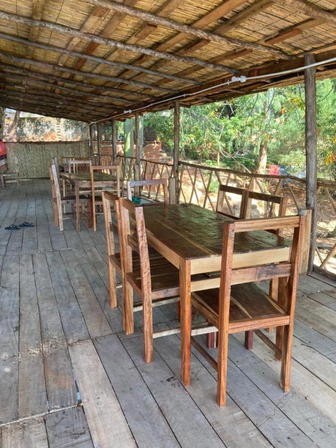 Soul Rebel Lodge & Backpackers Nkhata Bay Extérieur photo