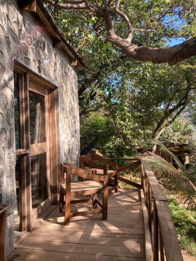 Soul Rebel Lodge & Backpackers Nkhata Bay Extérieur photo