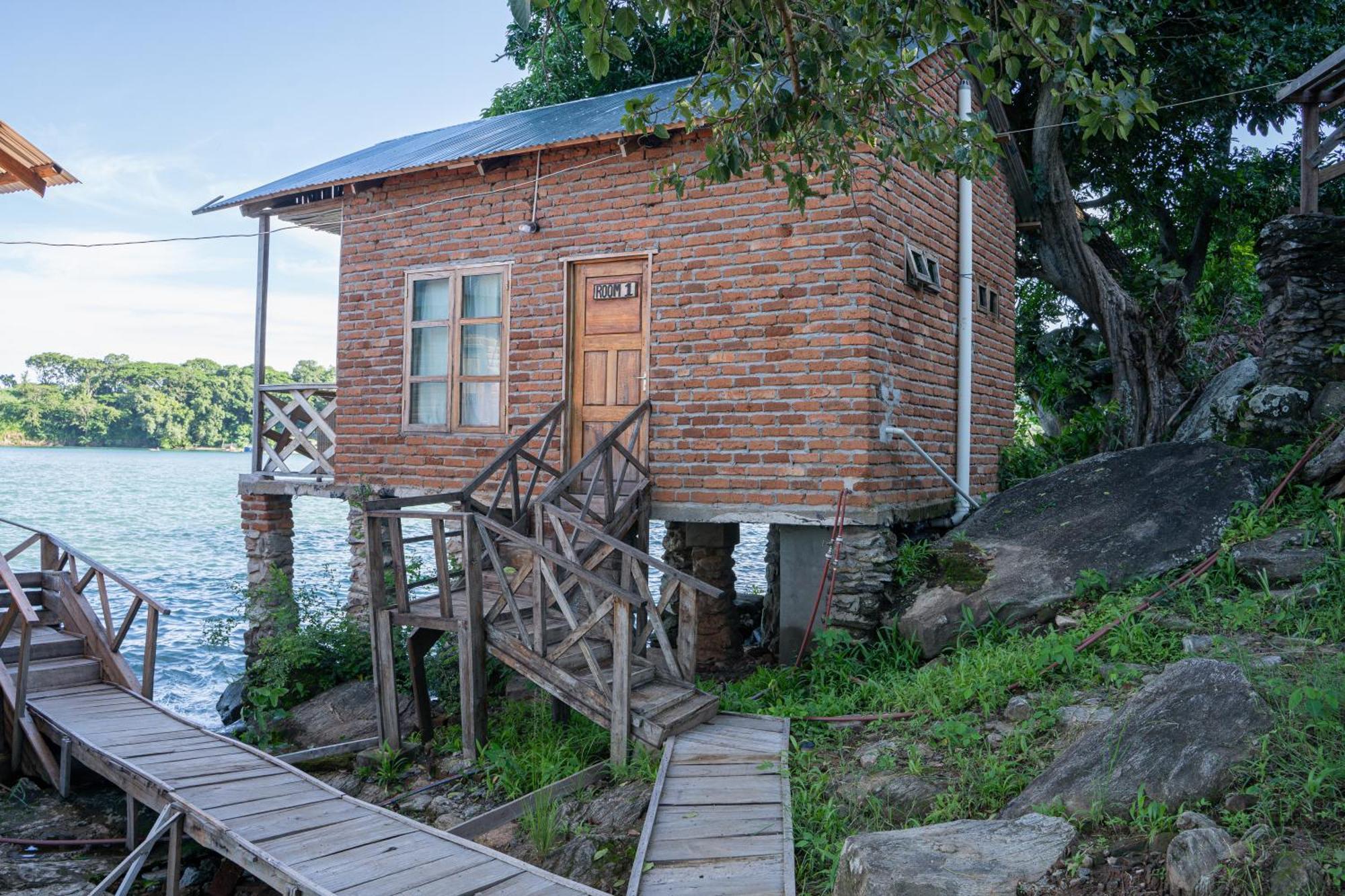 Soul Rebel Lodge & Backpackers Nkhata Bay Extérieur photo