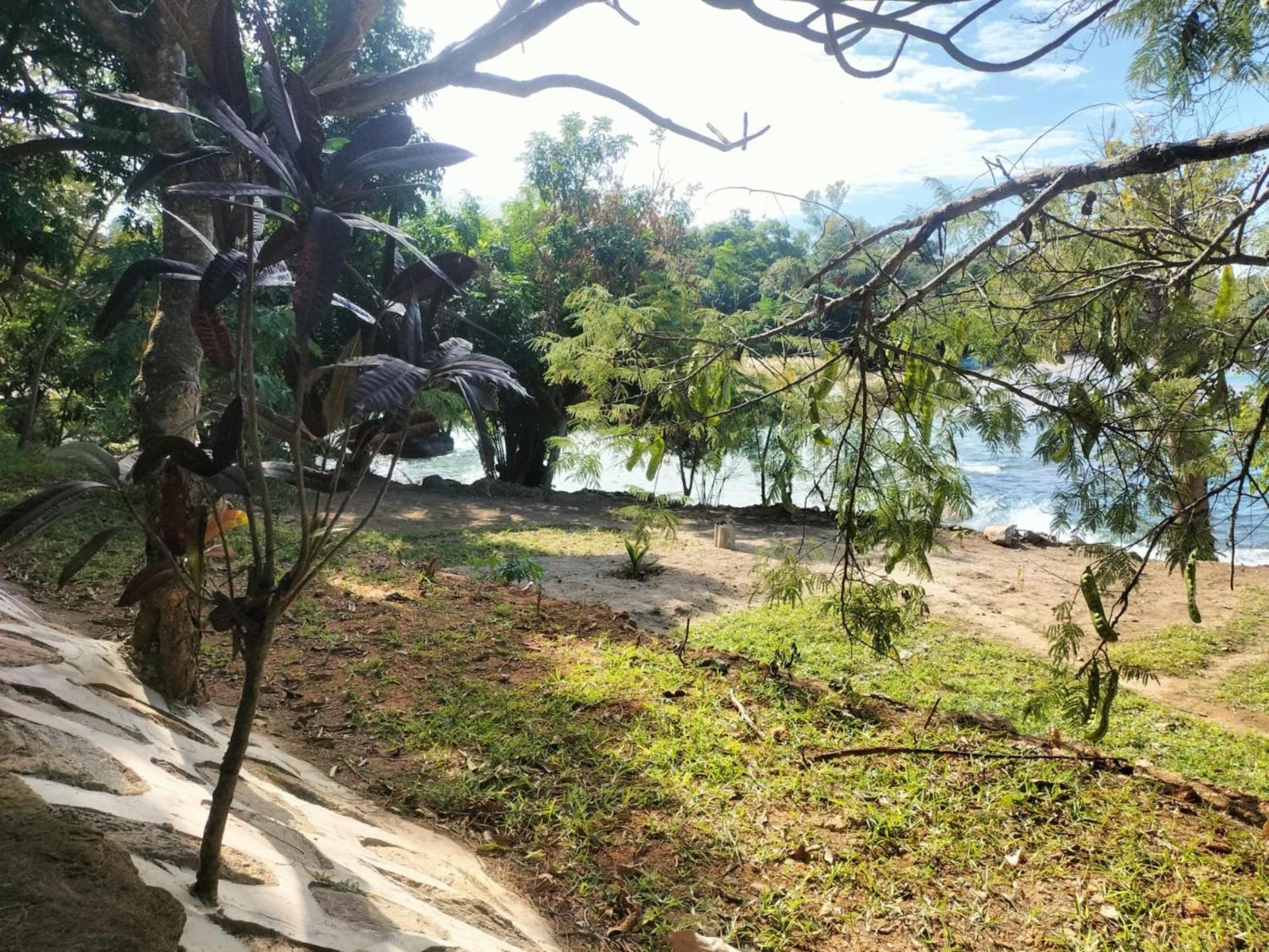 Soul Rebel Lodge & Backpackers Nkhata Bay Extérieur photo
